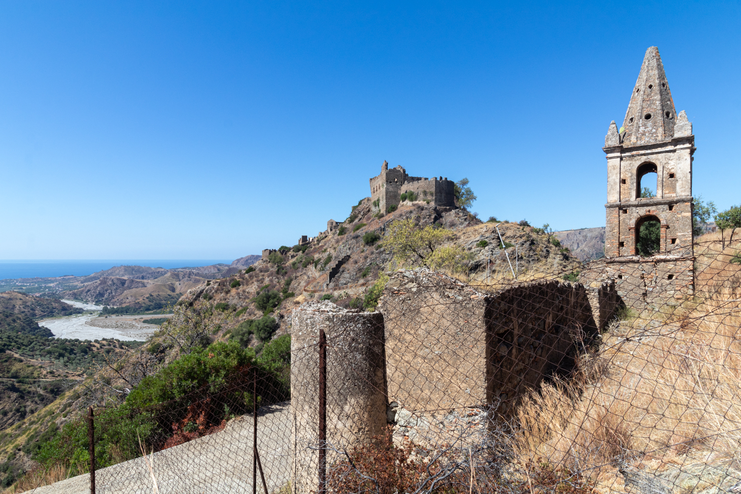 Borgo Amendolea e il suo castello
